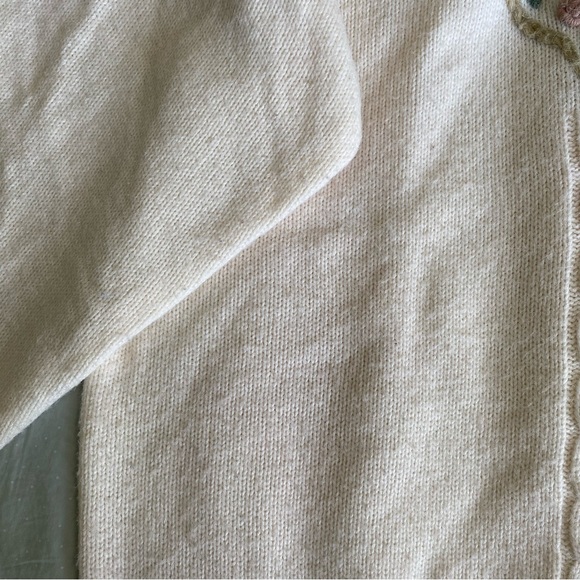 Floral cream sweater - Picture 10 of 11